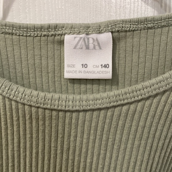 ZARA Girls Sage Green Ribbed Crew Neck Long Sleeve Size 10 - Picture 2 of 4